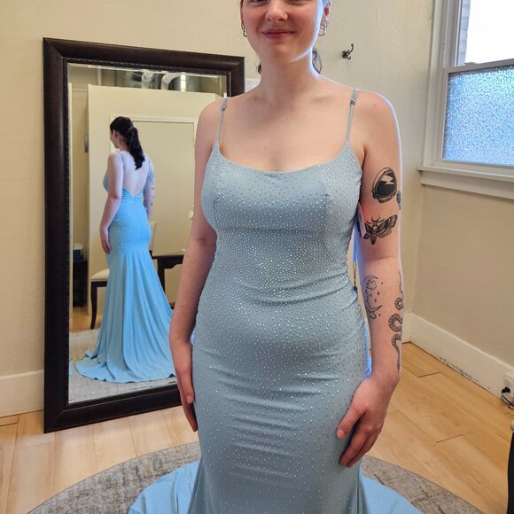 NWT Size 8/10 Light Blue La Femme Gown - Picture 3 of 5